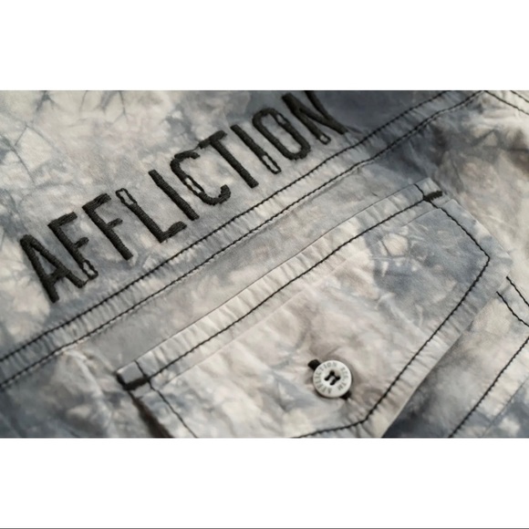 Affliction Men's Button Down Shirt Fly Wheel Embroidered Biker - Picture 5 of 9
